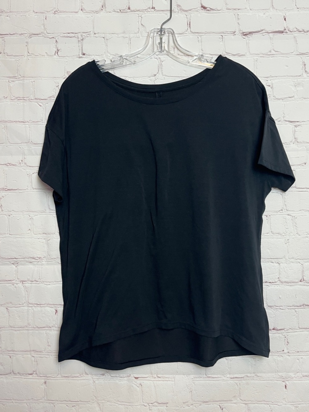 Athleta Relaxed Short Sleeve Tee in Black
